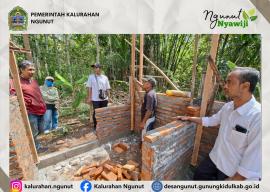 Pastikan Kualitas Pembangunan, Pendamping Provinsi Lakukan Survei dan Evaluasi RTLH Danais di Ngunut